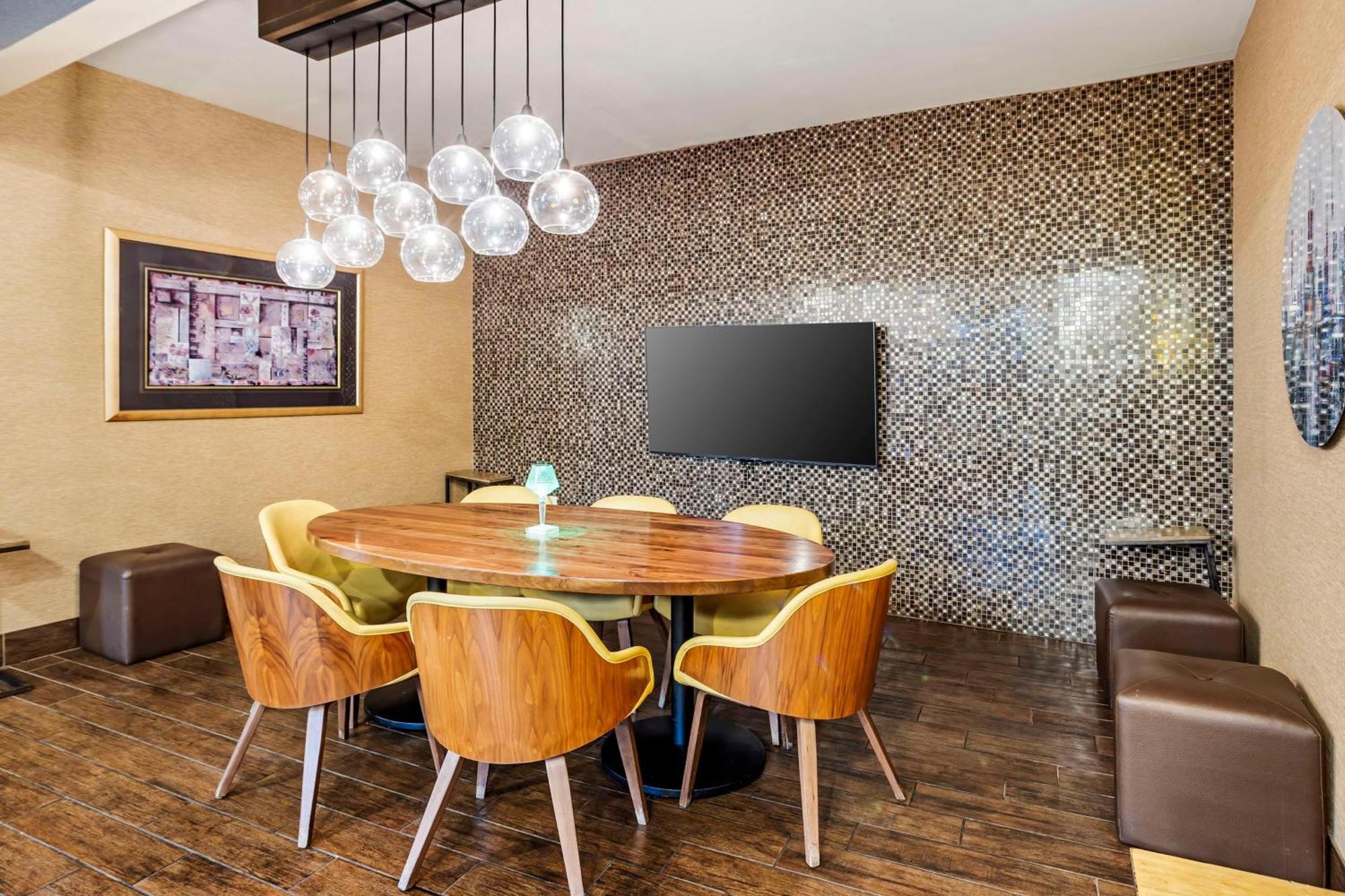 Best Western Plus Newark Airport West Exteriér fotografie